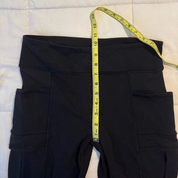 Lululemon Om & Roam Untight Tight
Black luon loose fit cargo pocket pants - Picture 12 of 16